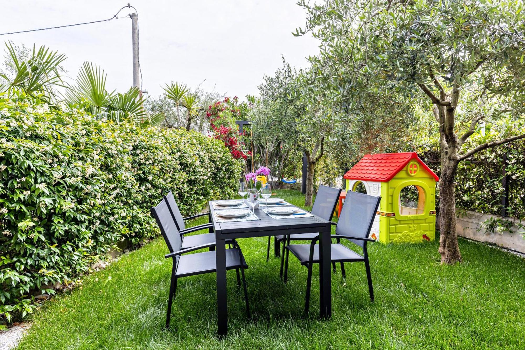 Bluemoon -Luminoso Apt Con Piscina Lazise Exterior foto