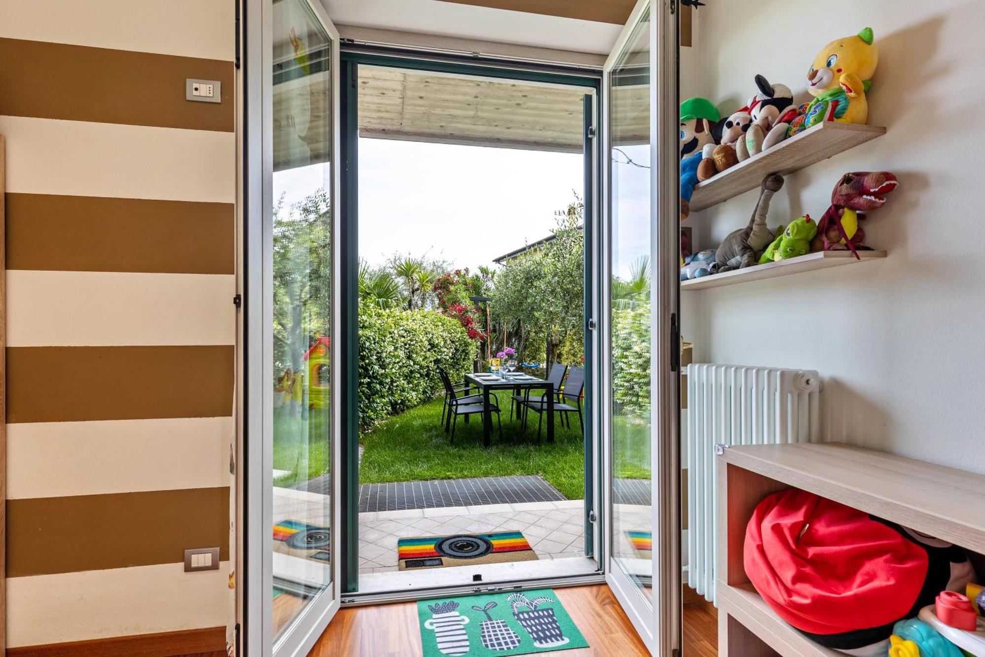 Bluemoon -Luminoso Apt Con Piscina Lazise Exterior foto